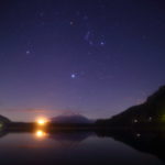 富士五湖のひとつ精進湖で真冬の凍える寒さの中、満天の星空と双子座流星群を見てきた。(2018.12.14)