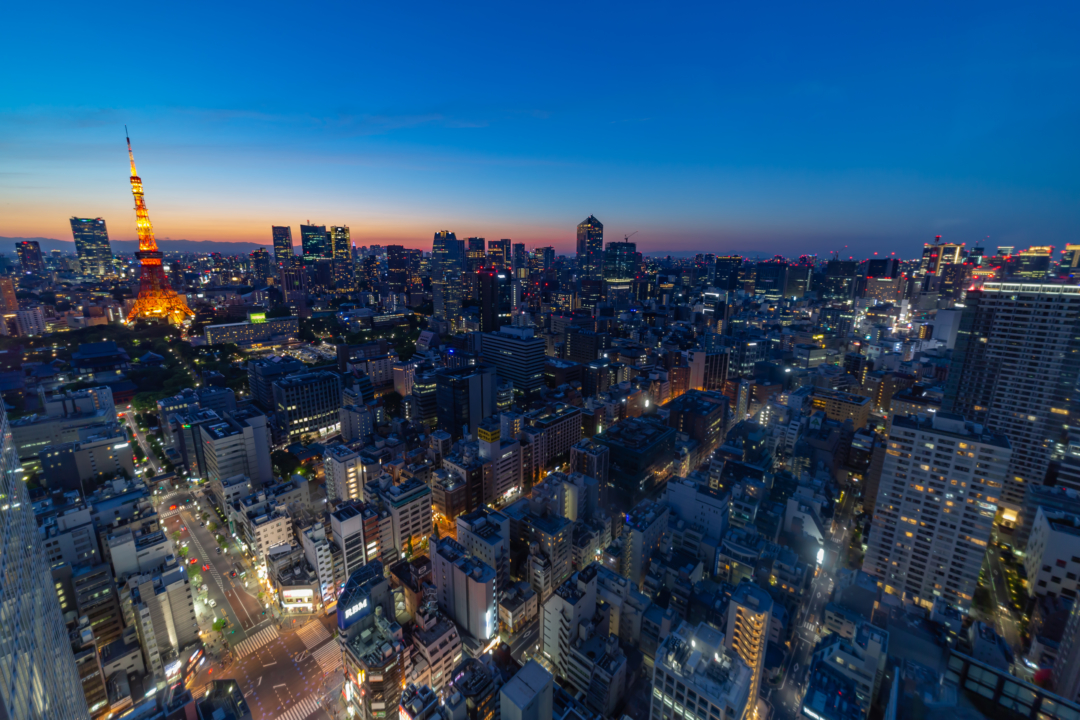世界貿易センタービルから見る東京タワーの夕焼け・夜景は美しい。